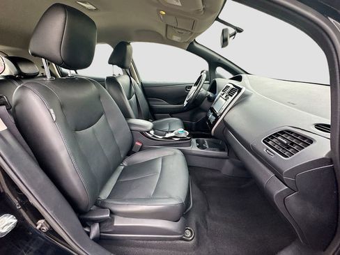 Used 2013 Nissan Leaf SL image 32