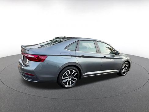 Used 2025 Volkswagen Jetta SE image 14