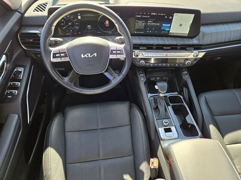 Certified 2025 Kia Telluride SX w/ SX Captain's Chair Package FWD image 13