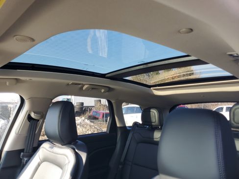 New 2026 Lincoln Corsair Premiere image 11