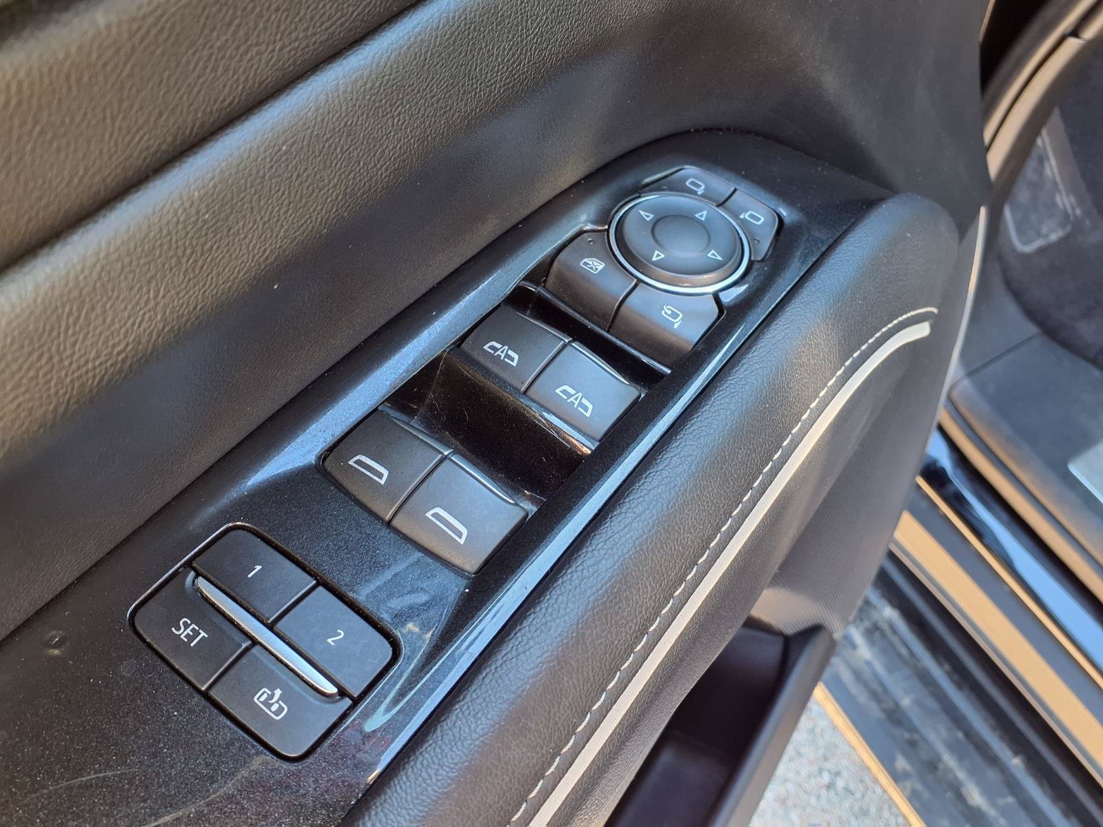 Used 2023 Cadillac Escalade Sport AWD/4WD image 16