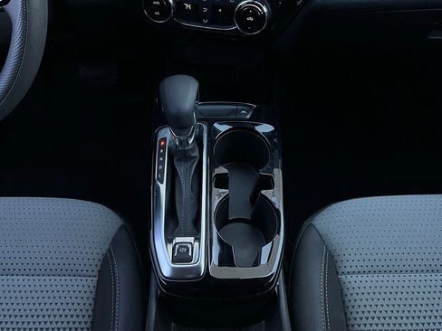 Used 2025 Chevrolet Trax LT image 14
