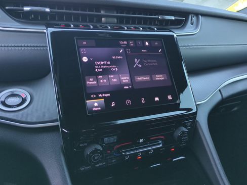 New 2025 Jeep Grand Cherokee Laredo image 12