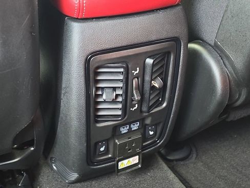 Used 2022 Dodge Durango R/T w/ Blacktop Package image 30