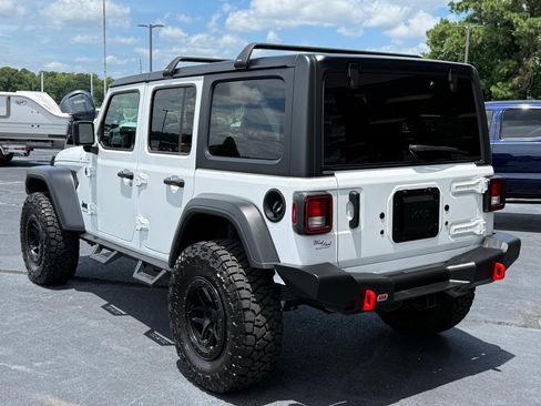 Used 2025 Jeep Wrangler Unlimited Sport AWD/4WD image 3