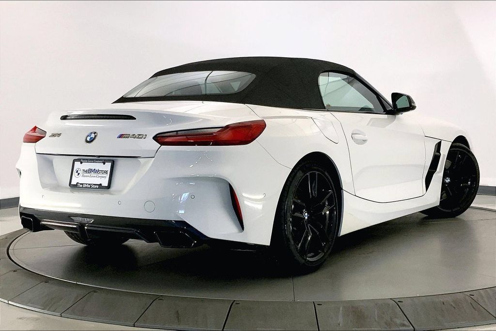 Certified 2023 BMW Z4 M40i w/ Premium Package RWD image 12