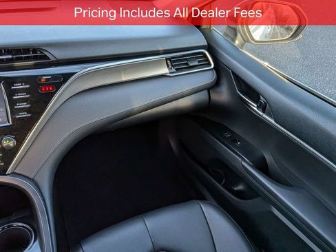 Certified 2018 Toyota Camry SE FWD image 17