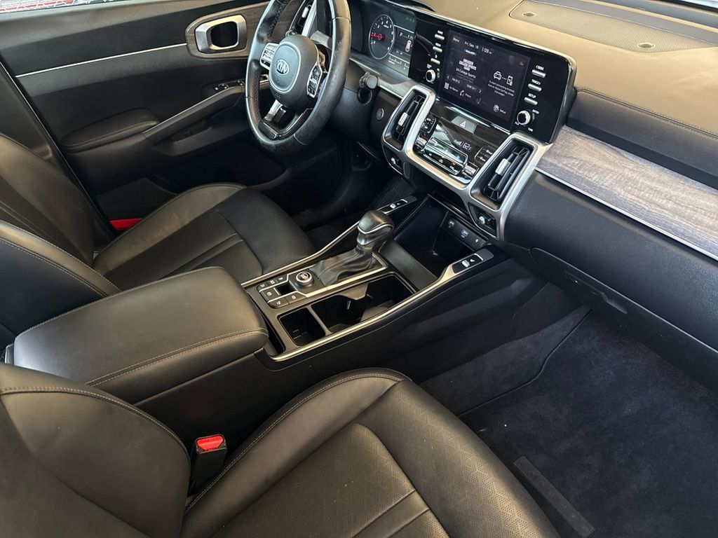 Used 2021 Kia Sorento EX FWD image 17