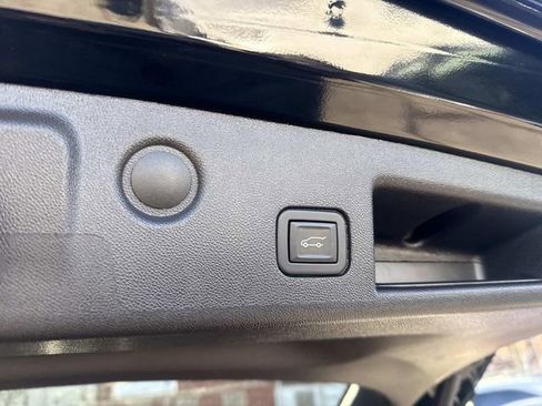 Used 2024 Chevrolet Equinox LT image 10