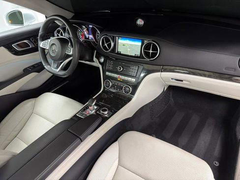 Used 2018 Mercedes-Benz SL 550 image 33