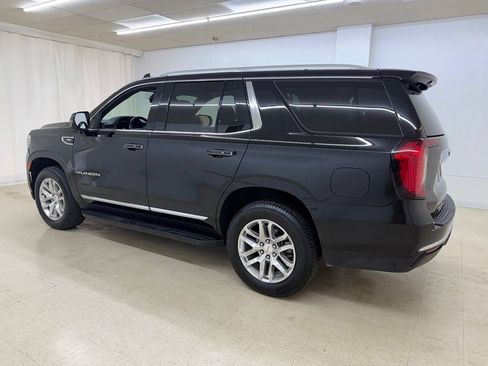 Used 2022 GMC Yukon SLT w/ SLT Premium Package AWD/4WD image 3