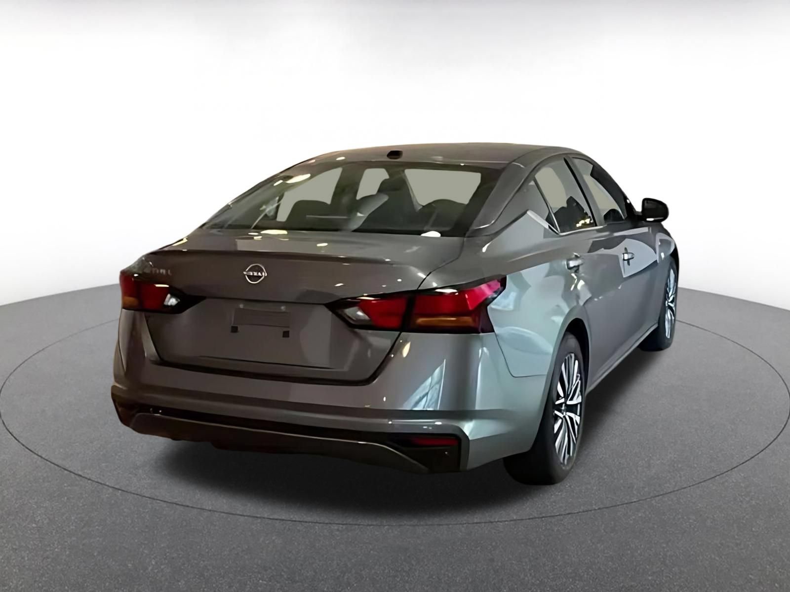 Used 2026 Nissan Altima 2.5 SV FWD image 13