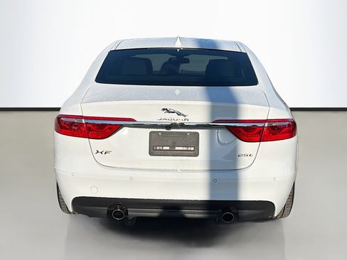 Used 2018 Jaguar XF Prestige image 4