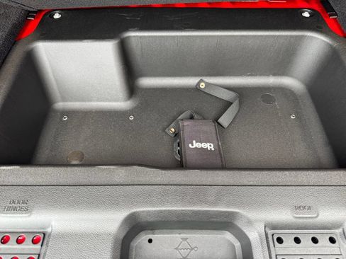 Used 2018 Jeep Wrangler Unlimited Sport S AWD/4WD image 16
