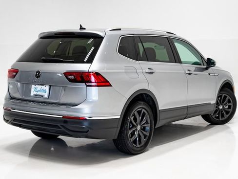 Used 2024 Volkswagen Tiguan SE FWD image 33