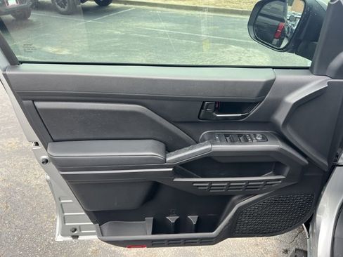 Used 2024 Toyota Tacoma SR image 11