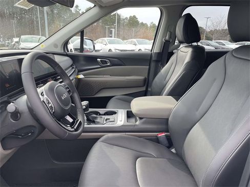 New 2026 Kia Carnival image 3