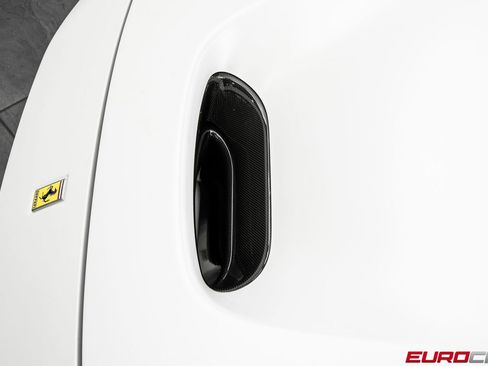 Used 2022 Ferrari F8 Tributo RWD image 13