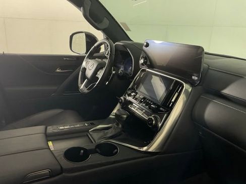 Used 2023 Lexus LX 600 4WD w/ Appearance Package image 32