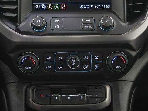 Used 2023 GMC Acadia AT4 w/ Technology Package AWD/4WD image 17