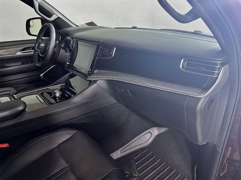 Used 2022 Jeep Wagoneer Series III w/ Convenience Group I image 31