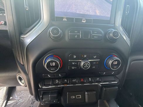 Used 2021 Chevrolet Silverado 1500 LT Trail Boss w/ Convenience Package II AWD/4WD image 18