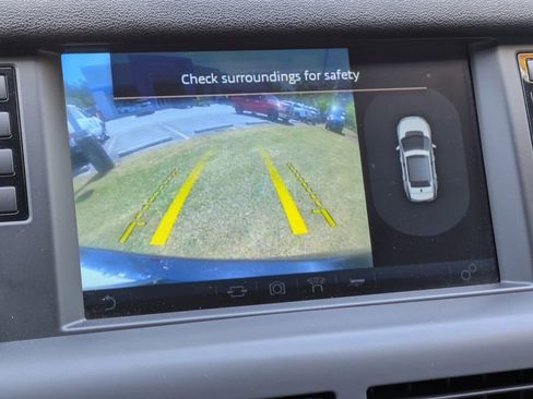 Used 2016 Land Rover Discovery Sport HSE Luxury image 23