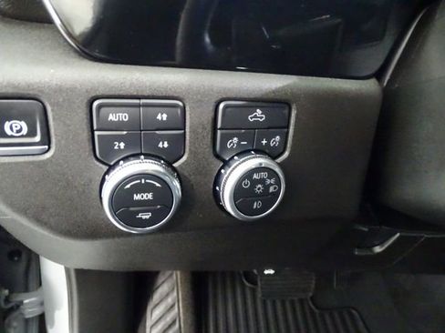 Certified 2024 GMC Sierra 1500 Elevation w/ X31 Off-Road Package AWD/4WD image 11
