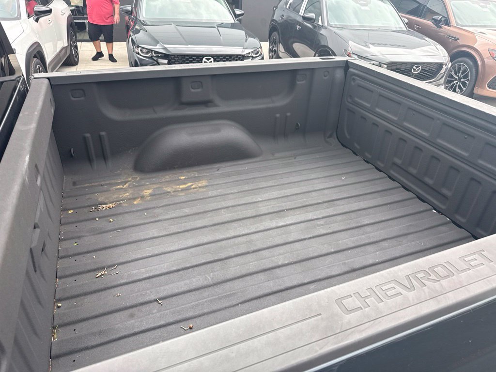 Used 2018 Chevrolet Silverado 1500 LT w/ All Star Edition AWD/4WD image 9