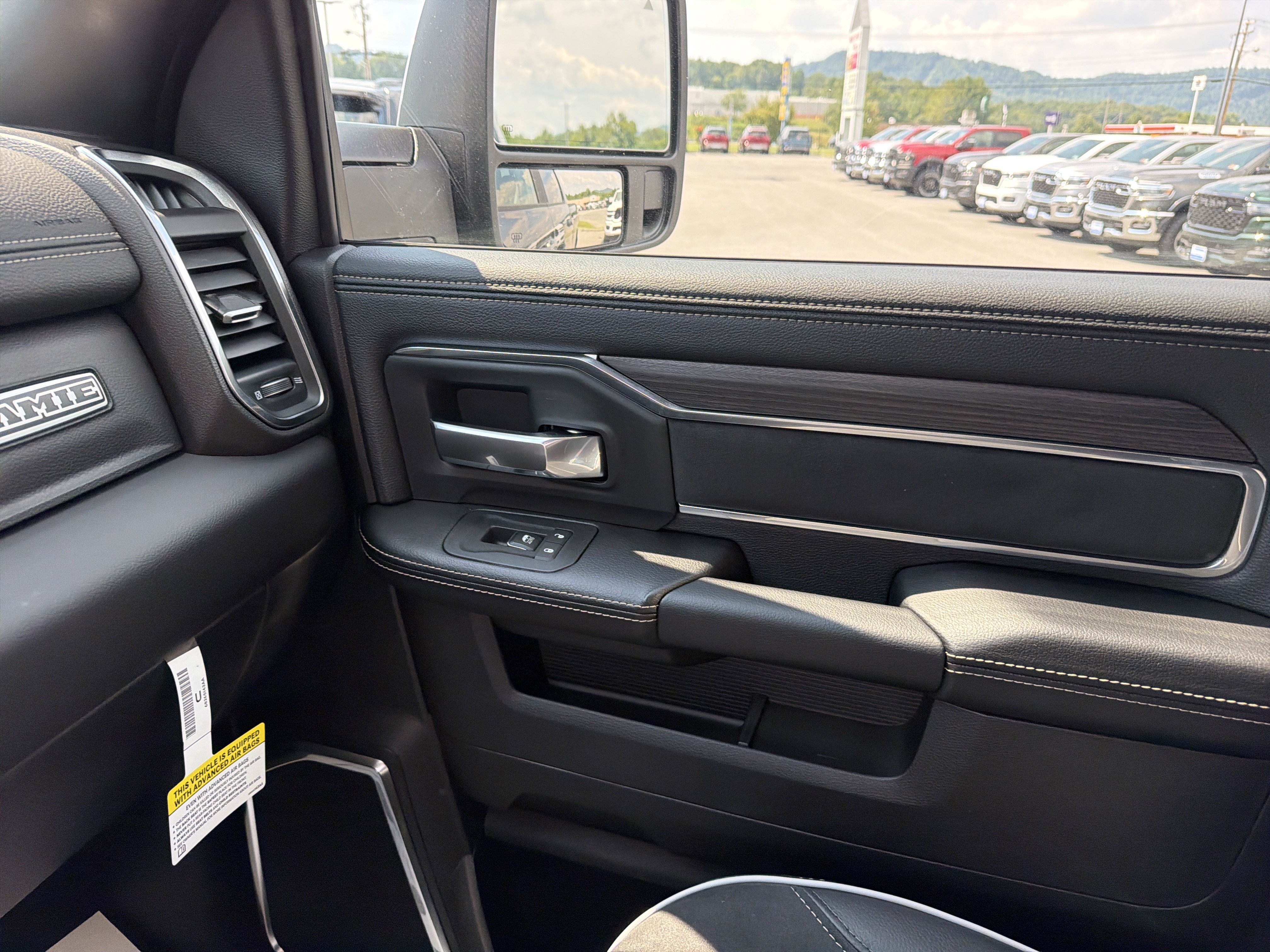 New 2027 RAM 2500 Laramie AWD/4WD image 25