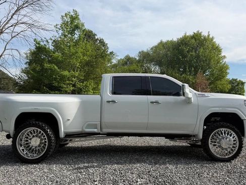 Used 2025 GMC Sierra 3500 Denali w/ Denali Reserve Package image 9