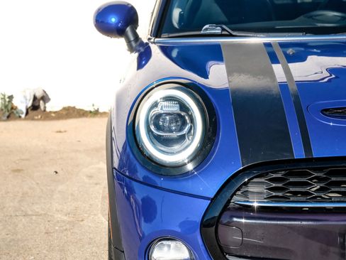 Used 2019 MINI Cooper S w/ Premium Package image 37