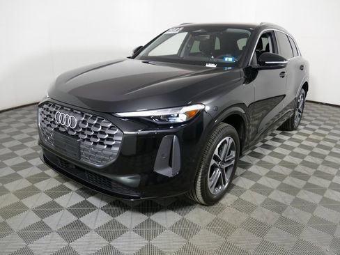 Certified 2025 Audi Q5 2.0T Premium Plus w/ Premium Plus image 7