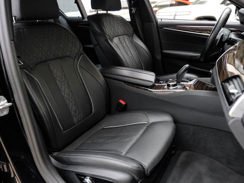 Used 2023 BMW M550i xDrive w/ Executive Package AWD/4WD image 46