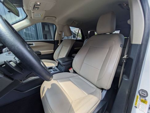 Certified 2020 Ford Explorer XLT w/ Equipment Group 202A RWD image 24