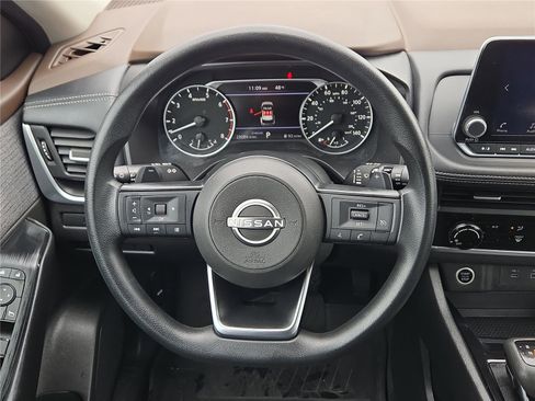 Used 2023 Nissan Rogue S FWD image 19