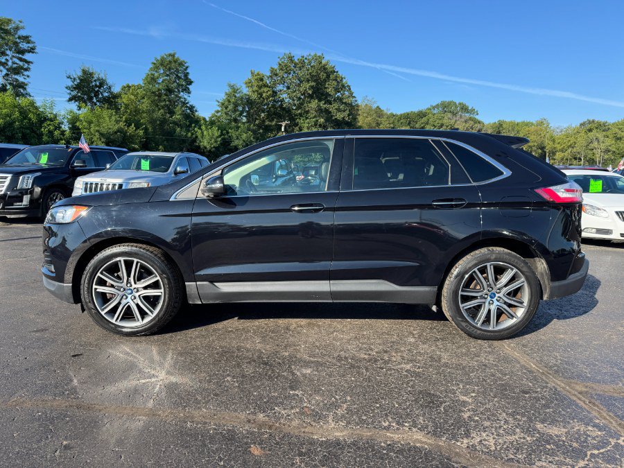 Used 2019 Ford Edge Titanium w/ Cold Weather Package AWD/4WD image 2