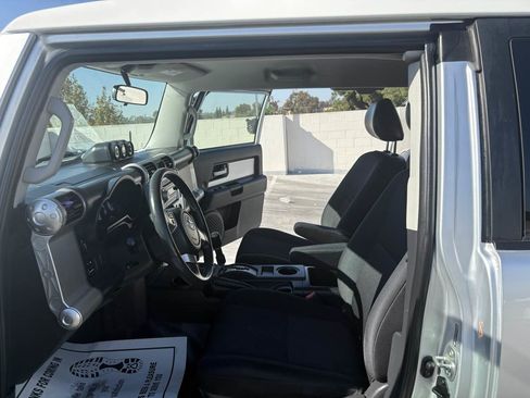 Used 2007 Toyota FJ Cruiser 4WD image 24