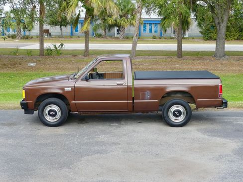 Used 1988 Chevrolet S10 Pickup 2WD Regular Cab image 12