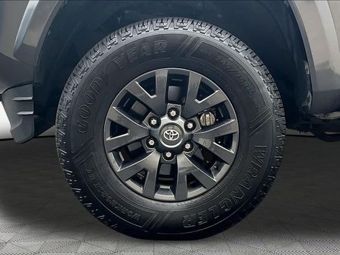 Used 2022 Toyota Tacoma SR5 w/ Technology Package RWD image 11