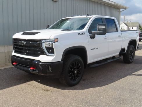 Used 2025 Chevrolet Silverado 3500 LT w/ Trail Boss Package AWD/4WD image 6