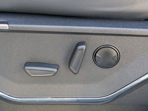 Used 2024 Ford F250 Lariat w/ Black Appearance Package image 16