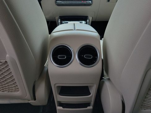 Used 2021 Mercedes-Benz GLB 250 image 14