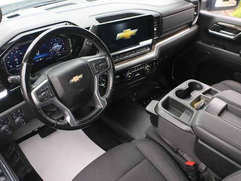 Used 2024 Chevrolet Silverado 2500 LT w/ Convenience Package AWD/4WD image 9