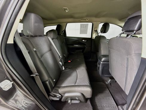Used 2018 Dodge Journey SE w/ Mopar All Weather Group FWD image 31