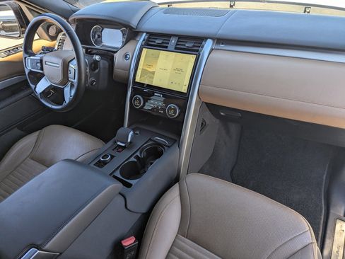 Used 2023 Land Rover Discovery HSE R-Dynamic image 13