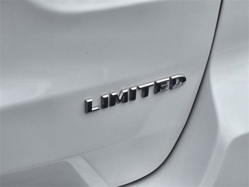 Used 2022 Jeep Grand Cherokee Limited w/ Trailer Tow Group IV image 15