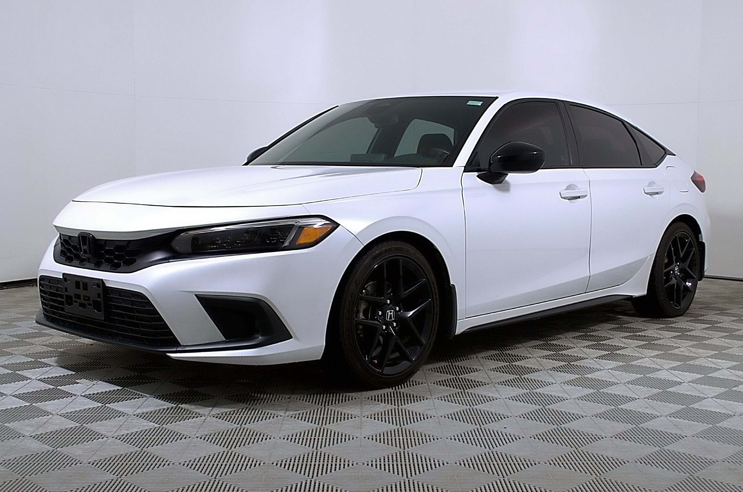 Used 2023 Honda Civic Sport image 2