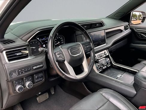 Used 2021 GMC Yukon Denali w/ Denali Premium Package AWD/4WD image 11