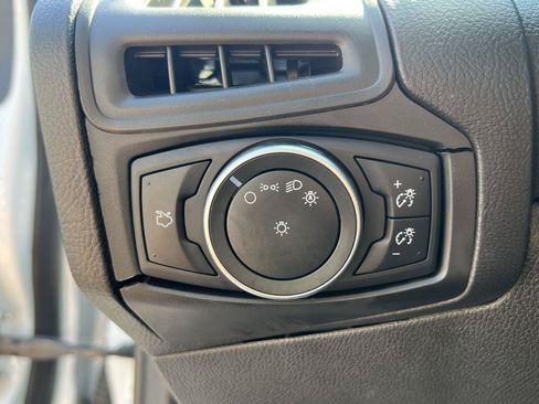 Used 2018 Ford Focus SE FWD image 31